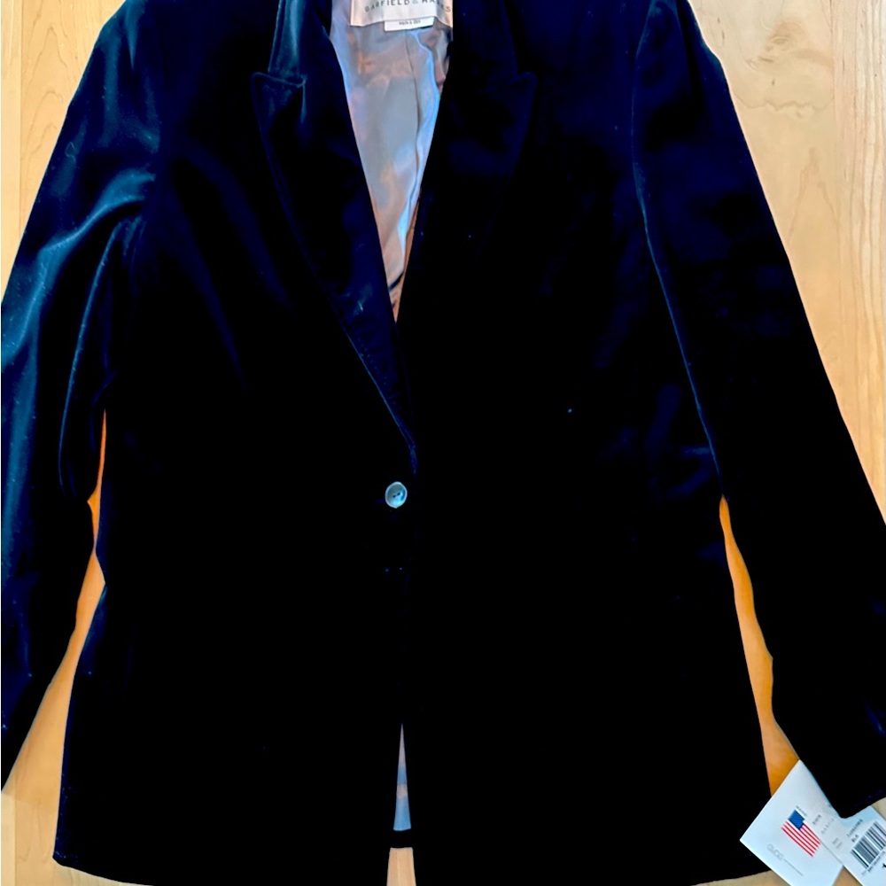 Black velvet blazer, never worn!